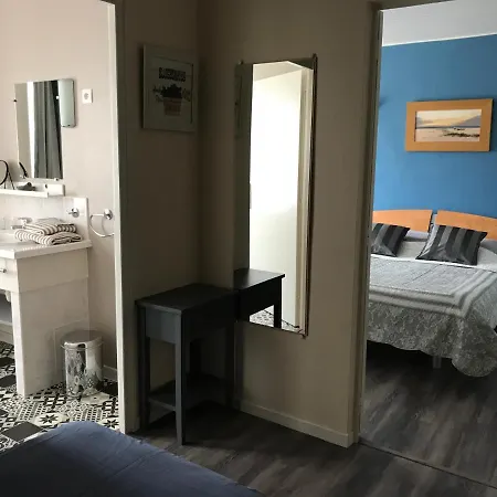 La Boisniere לינה וארוחת בוקר 3*